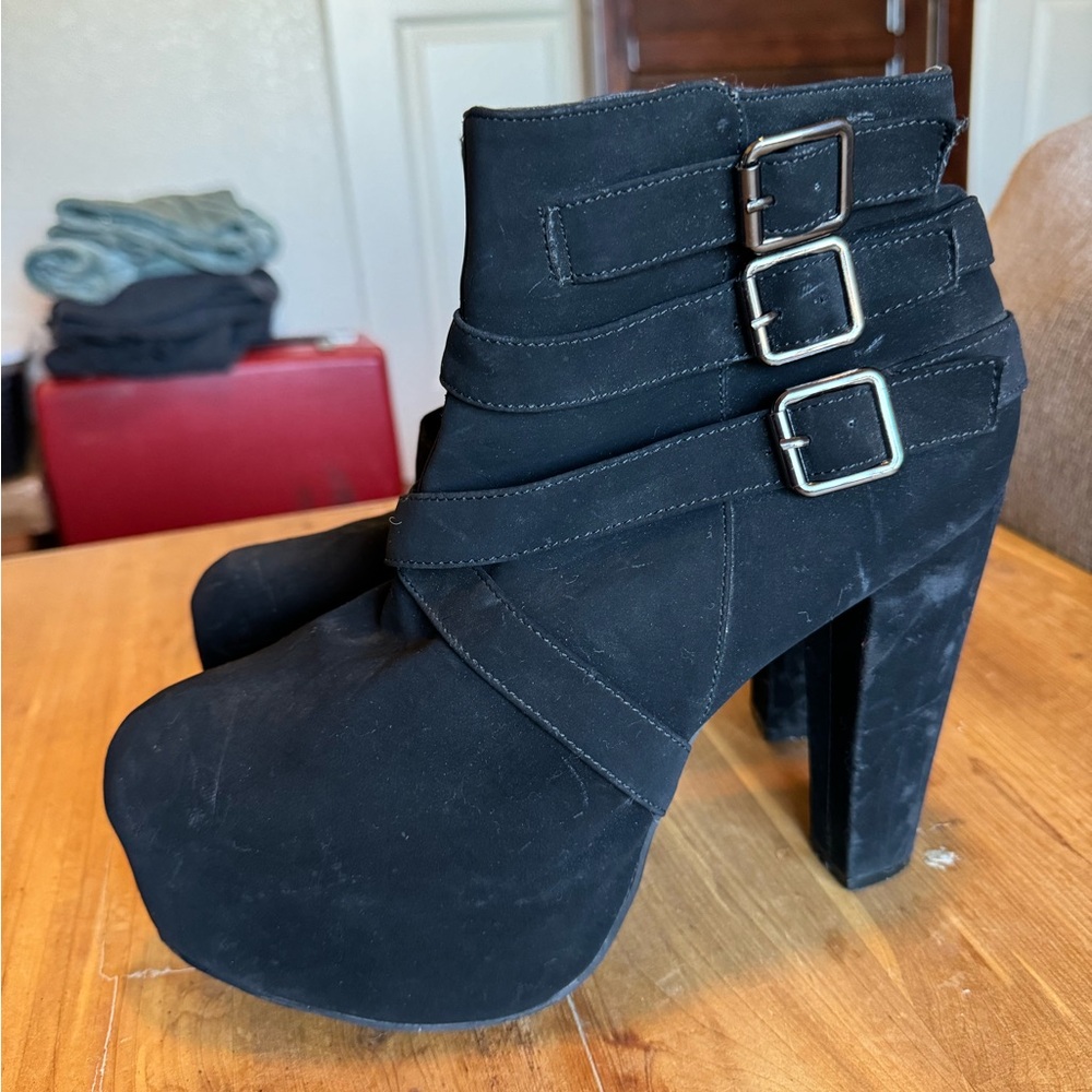 Black Boots